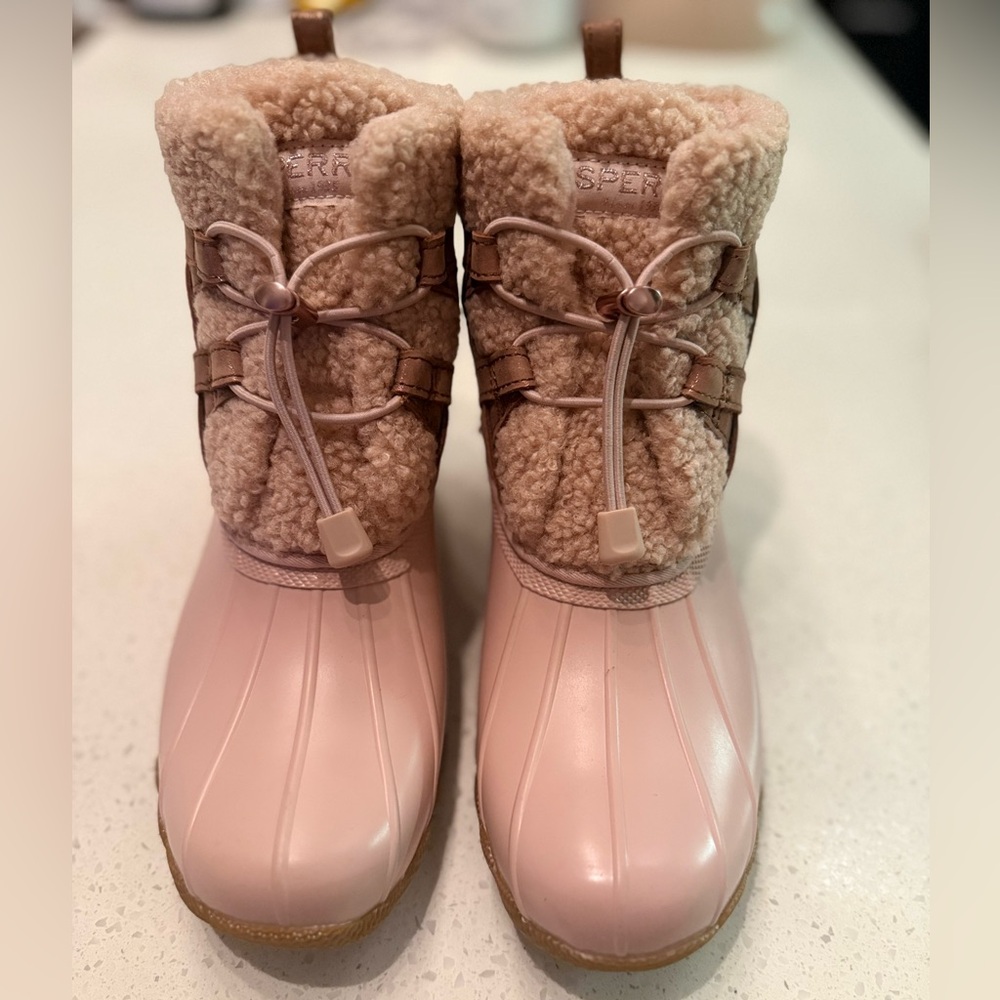 Sperry Light Pink and Rose Gold Insulated Duck Boots (NWOT)